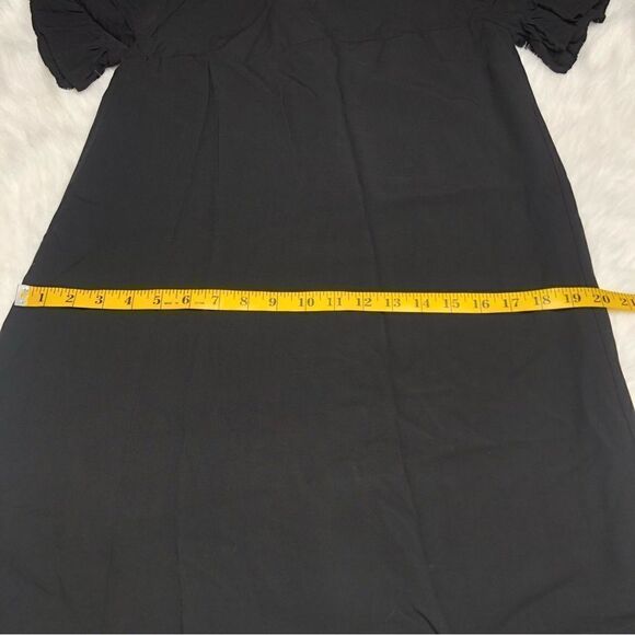 Lulus Women’s Short Sleeve Cutout Chic of Perfection Black Shift Dress Size S - Picture 11 of 14